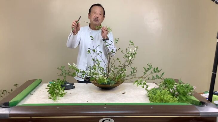 枝物を使った野草的なデザイン」花のワールドカップチャンピオン村松文彦のフラワーレッスン